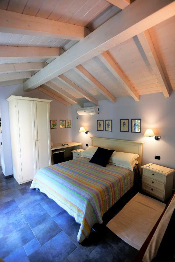 B&B Villa Dei Pini 카노비오 외부 사진